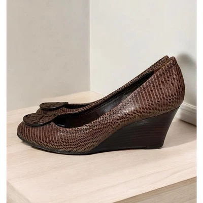 Zapato de cuña Tory Burch Miller de piel de serpiente de cuero en relieve talla 7M Foto 1 de 4