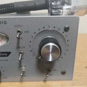(Free Shipping) Universal Audio 710Twin-Finity Preamplifier, Used - Picture 1 of 4
