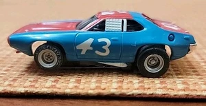 Coche Ranura AFX Aurora Plymouth Road Runner #43 Rojo/Azul HO Richard Petty - Imagen 1 de 6