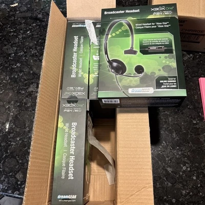 dreamGEAR Broadcaster Wired Headset for XBOX One with Flexible Boom Microphone - Image 1 of 2