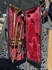 Yamaha trumpet With Original Hard Case - Picture 1 of 6