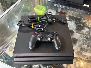 SONY PLAYSTATION 4 PRO CONSOLE 1TB (CUH-7002B) IN BLACK - BUNDLE / READ DESCRIP - Bild 1 von 18