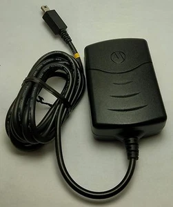 Motorola SPN5199B Original Mini USB DCH4-050HK-0301 Charger - Picture 1 of 2