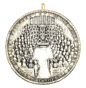 THE GREAT SEAL OF ENGLAND IN 1651- 1901 Alabaster Medallion Wall Plaque 5" - Picture 1 of 6