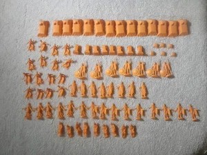 Lot 86 Atlantic Greek Life in the Acropolis Miniature Figures #1508 - Picture 1 of 15