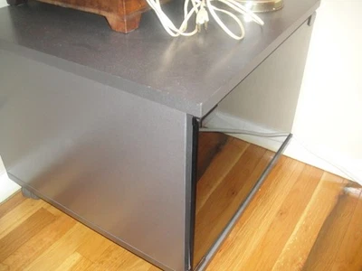 Gabinete Pequeño Un Estante Equipo Electrónico Gabinete con Puerta de Vidrio Se Adapta a 2 Foto 1 de 4