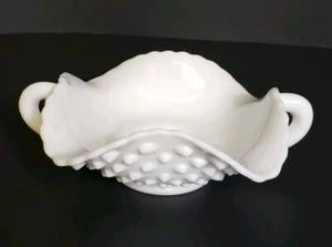 Vintage Small White Fenton Hobnail Milk Glass Ruffled Bowl with 2 handles - Imagen 1 de 11