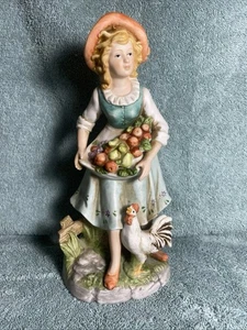 Figura de colección Homco Harvest Farm Girl con cesta y pollo #8881 - Imagen 1 de 1