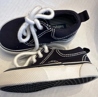 ZAPATILLAS BABY GAP NUEVAS TALLA 5 NUNCA USADAS AZULES Foto 1 de 3