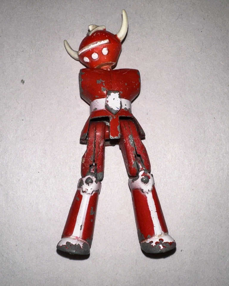 Figura diecast vintage AHI Star Fleet Robot Defender 1977 piezas de juguete de metal rojo Foto 1 de 4