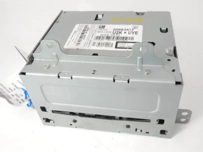 11 12 Buick Lacrosse AM FM XM Radio CD Disc MP3 Player Receiver UYE OEM Cadillac - Image 1 of 3