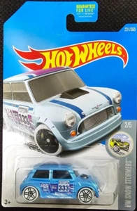 Coche fundido a presión Hotwheels 1:64 - MINI - Morris Mini Cooper - Snow Stormer azul claro - Imagen 1 de 2