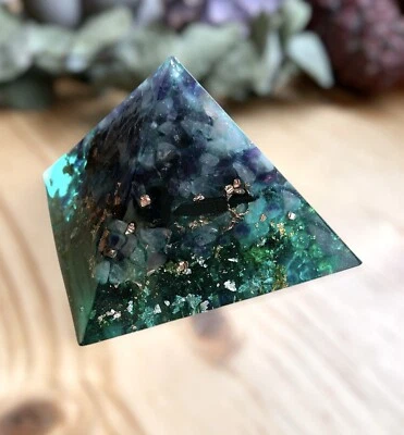 Orgonit Pyramide Erzengel Michael (liebevolle Handarbeit) - Bild 1 von 4