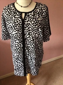 Micha Damen Top weiß und schwarz gefüttert Größe 18/46. - Bild 1 von 5