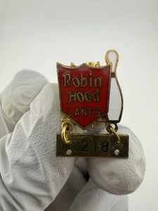 Broche Prendedor Colgante De Colección Robin Hood Lanes Bowling 218 Puntuación Edmonds Way WA - Imagen 1 de 8