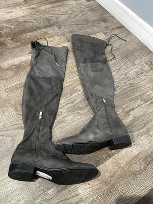 Botas grises Marc Fisher talla 8 sobre la rodilla gamuza borla Foto 1 de 4