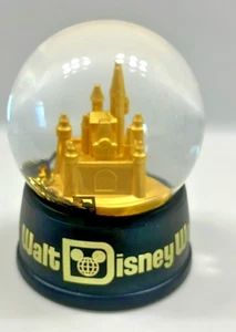 !New Walt Disney World 2025 Glitter Snowglobe Small Gold Cinderella Castle - Picture 1 of 1