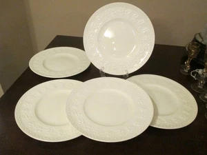 Set of 5 Wedgwood Wellesley Embossed Fruit 10 7/8" Dinner Plates Nice! - Picture 1 of 4