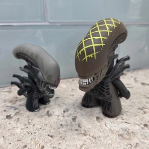 Titans Alien Xenomorph Chibi Figure Set Horror SciFi Collectible Toy Kids - Picture 1 of 12