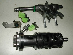 2000 Triumph TT 600 transmission gear shift forks drum  - Picture 1 of 1