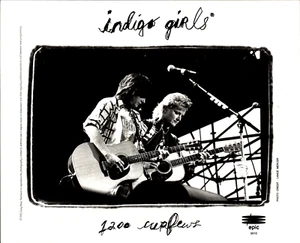 Vintage Pressefoto Indigo Girls 1995 s/w 8x10 RC Papier sehr guter Zustand - Bild 1 von 1