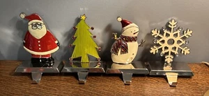 4er Set Weihnachtsstrumpfhalter emailliert Baum Schneemann Weihnachtsmann Schneeflocke Metall - Bild 1 von 5