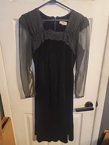 Vintage 80s J&Fe 6p, Soft Black Nylon Lace Dress, Gothic, Renaissance, Medieval  - Picture 1 of 5