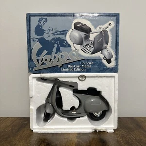 The Museum Company 1:6 Scale Diecast Grey Vespa Limited Edition 478/5000 w/ Box - Picture 1 of 24