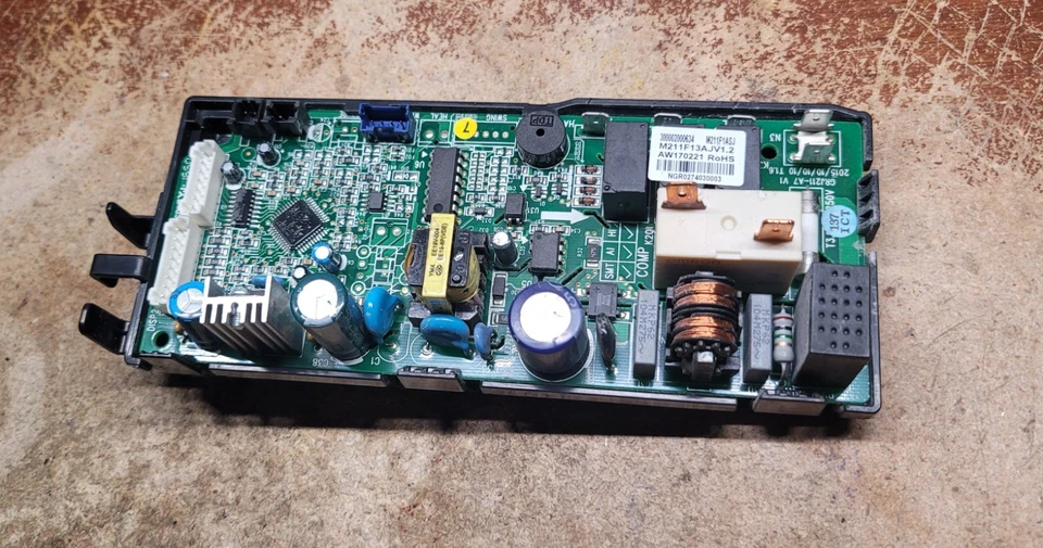 GE HVAC AIR CONDITIONER CONTROL BOARD GRJ211-A7 - Image 1 of 1