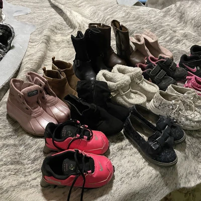 Lote de 13 pares de botas Nike Carter’s More para bebés niñas pequeñas 5 6 7 Foto 1 de 4