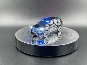 Ford Explorer 1/64 Greenlight Nero Con Esclusiva Confezione Luce Blu Led - Foto 1 di 7