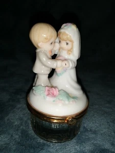 Precious Moments Novia Novio China y Cristal Caja de Baratijas Vintage B 2000 - Imagen 1 de 5