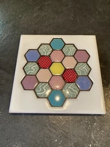 Payne Creations Plate Blue Red Green Red Honeycomb Quilt Pattern 6” Tile Trivet - Picture 1 of 4