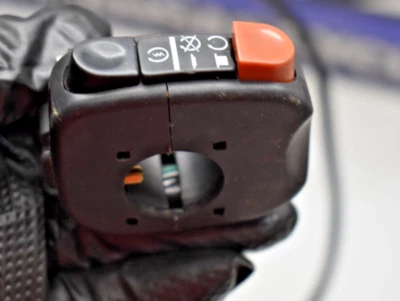 Interruptor de control DH11 parada de arranque derecho 08 Aprilia Tuono 1000 R 06-09 envío gratuito a Estados Unidos Foto 1 de 4