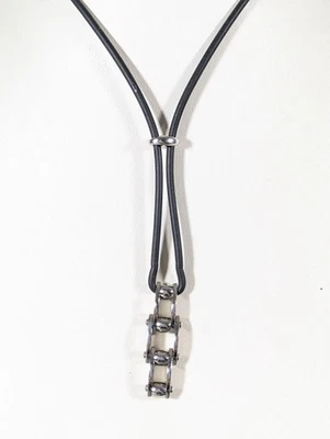 Cordão de borracha preto corrente tom prata colar gota Y modernista industrial 17" - Imagem 1 de 4