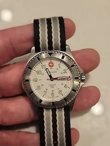 wenger herrenuhr 39mm - Bild 1 von 4