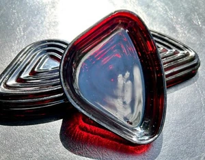 Vtg Art Deco Red Glass Triangle Dish Set 3 Anchor Hocking Snack Tray Inserts 6” - Picture 1 of 4