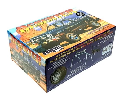 MPC 1/25 Scale Unbuilt Kit MPC848M/12 - 1984 GMC Pickup/Camion - Image 1 of 4