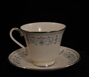 Minton Beaumaris Tasse und Untertasse mit Fuß Set Platinrand blau elegant 1974-1982 - Bild 1 von 9