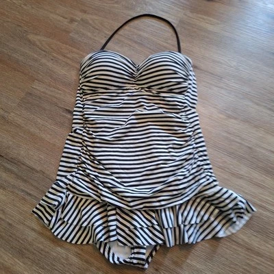 Camiseta Tankini de Baño APT 9 Talla L Mermaidcore Cuello Corazón Playa Vacaciones Viaje  Foto 1 de 4