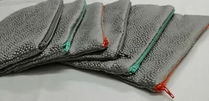 borsa trucco, tessuto grigio argento ricamato seta, cerniera come nuova con fodera come nuova - Foto 1 di 2