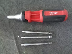 Milwaukee 48-22-2322 Ratcheting Bit Driver w/3 Square Bits - Picture 1 of 8