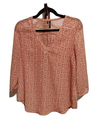 Blusa feminina Maurices transparente tamanho XS tons marrons mangas 3/4 gola V em excelente estado usado - Imagem 1 de 4