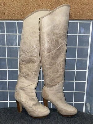 BOTAS UGG CLASSIC SOBRE LA RODILLA PIEL DE OVEJA 4" Tacón, EE. UU. 7,5 EUR 38 Hechas en Italia Foto 1 de 4