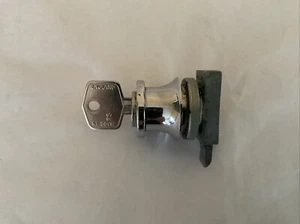Cerradura de guantera original Austin Healey 3000 MK3 BJ8 con llave, FS893, OEM - Imagen 1 de 6