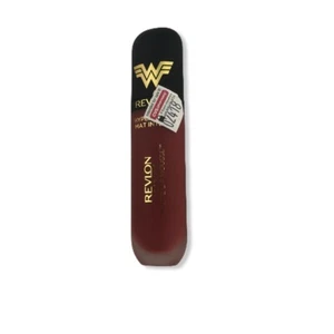 Espuma labial mate Revlon WW84 Wonder Woman Ultra HD 815 roja caliente edición limitada - Imagen 1 de 3