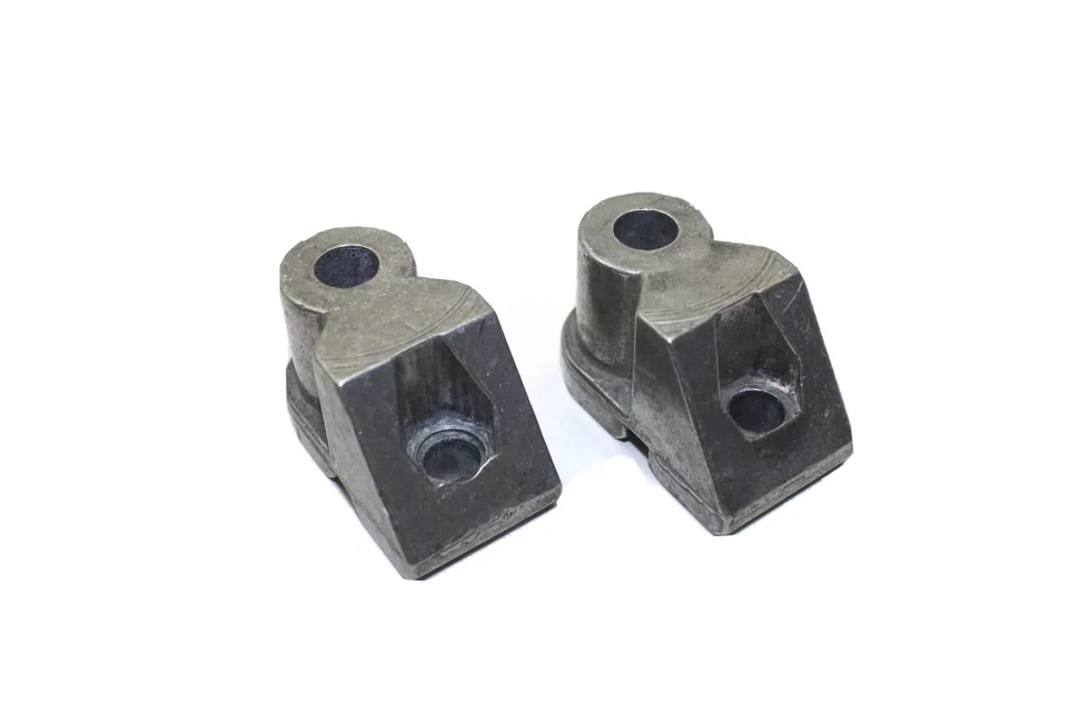 Par de soportes de montaje de suspensión de rueda loca Polaris OEM 5630399 Q9 Foto 1 de 4