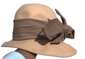Vintage Mr. Charles Cloche Hat Beige One Size Felt Wool Retro Classic Bow - Picture 1 of 8