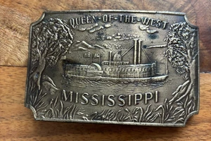 Queen Of The West Mississippi Riverboat Gürtelschnalle - 2 3/8" hoch x 3 5/8" breit - Bild 1 von 5