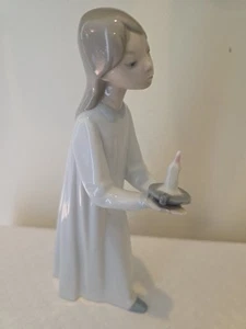 Lladro Girl with Candle #4868 Spain Porcelian Figurine 8" No Box - Picture 1 of 7